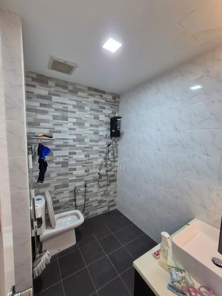 Rumah Teres 2-Tingkat untuk Dijual di Taman Danau Kota (Setapak) - Zheng Hong Tan - Bathroom - PropertyGuru.com.my