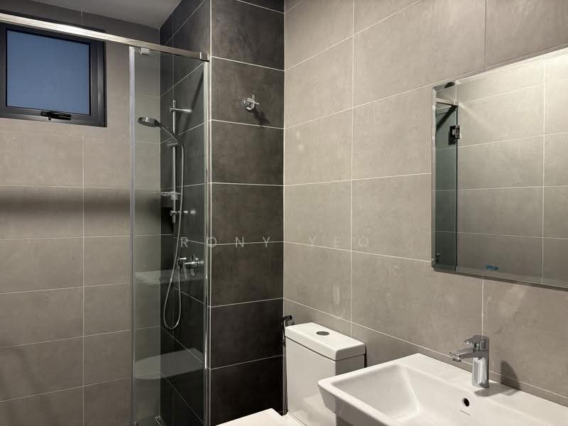 Kediaman Servis untuk Dijual di Sunway Belfield - Rony Yeo - Bathroom - PropertyGuru.com.my