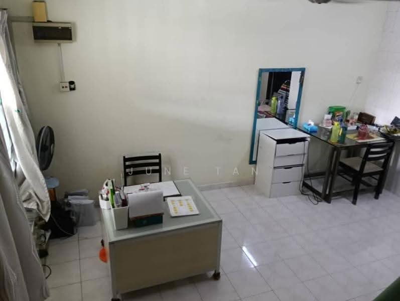 Rumah Teres 2-Tingkat untuk Dijual di Taman Puteri Wangsa (Ulu Tiram) - June Tan - Study - PropertyGuru.com.my