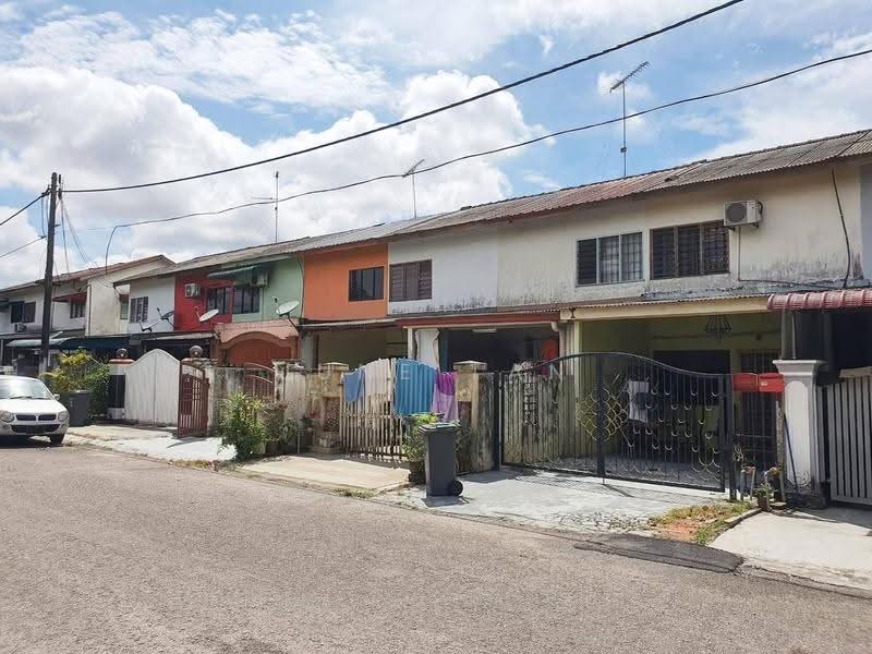 Rumah Teres 2-Tingkat untuk Dijual di Taman Puteri Wangsa (Ulu Tiram) - June Tan - Exterior - PropertyGuru.com.my
