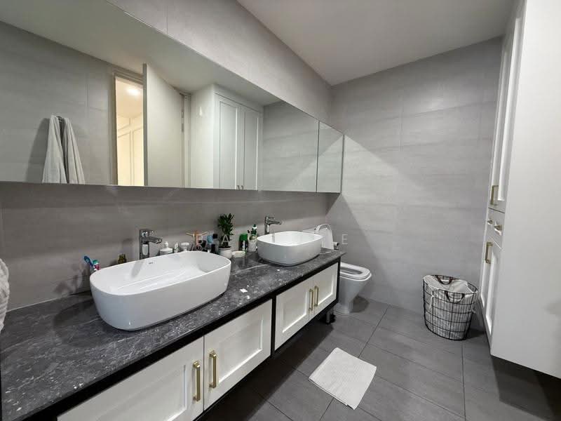 Kediaman Servis untuk Dijual di Residensi Solaris Parq - Bao Jie - Bathroom - PropertyGuru.com.my
