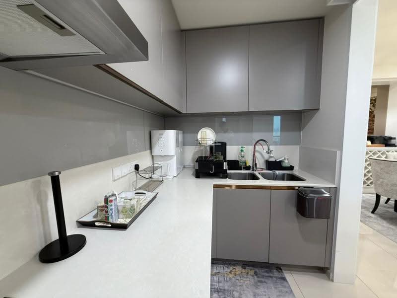 Kediaman Servis untuk Dijual di Residensi Solaris Parq - Bao Jie - Kitchen - PropertyGuru.com.my