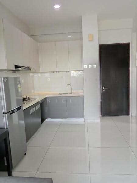 Condominium for Rent at Bay Point @ Country Garden Danga Bay - Daniel Tey - Kitchen - PropertyGuru.com.my
