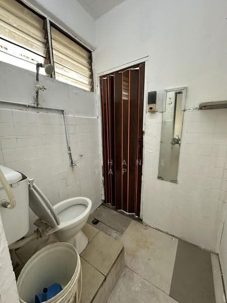 Rumah Flat untuk Disewa di Taman Orkid Desa - Stephanie Yap - Bathroom - PropertyGuru.com.my