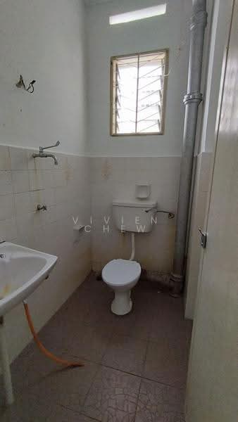 Rumah Teres 2-Tingkat untuk Dijual di Pulau Tikus (Penang) - Vivien Chew - Bathroom - PropertyGuru.com.my
