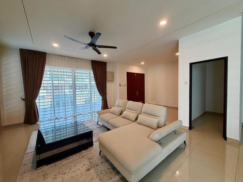 Rumah Teres untuk Dijual di Taman Baiduri (Dengkil) - Eve Liew - Living Room - PropertyGuru.com.my