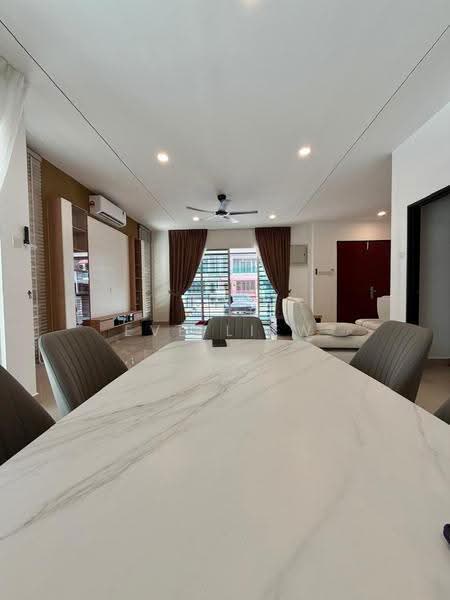Rumah Teres untuk Dijual di Taman Baiduri (Dengkil) - Eve Liew - Living Room - PropertyGuru.com.my