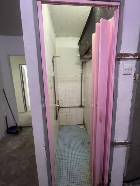 Apartment for Sale at Kenanga Apartment - Theeban Ganasen - Bathroom - PropertyGuru.com.my