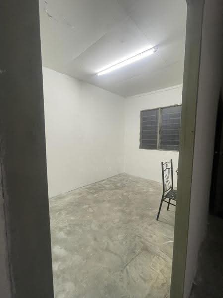 Apartment for Sale at Kenanga Apartment - Theeban Ganasen - Room 1 - PropertyGuru.com.my