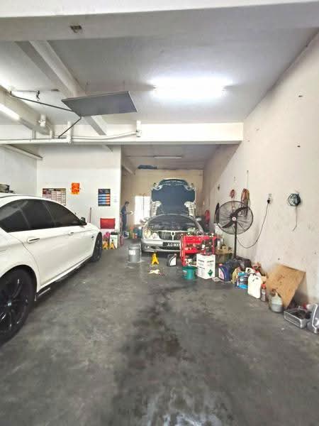 Kedai untuk Dijual di Taman Putri Kulai (Kulai) - Sandry Ong - Car Park - PropertyGuru.com.my