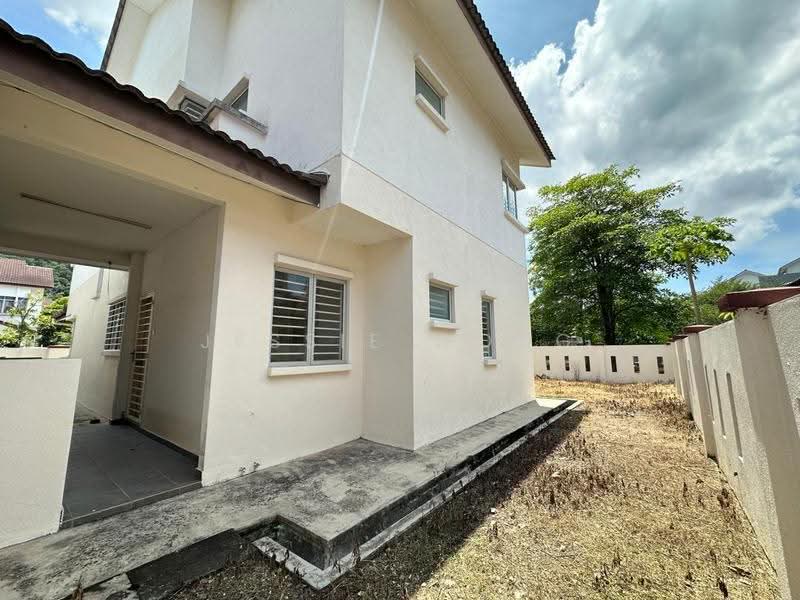 Rumah Berkembar untuk Dijual di Kota Emerald (Rawang) - Jessie Wong - Exterior - PropertyGuru.com.my