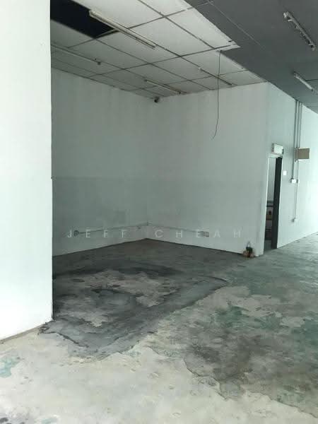 Shop for Rent in Taman Bukit Serdang (Seri Kembangan) - Jeff Cheah - Interior - PropertyGuru.com.my