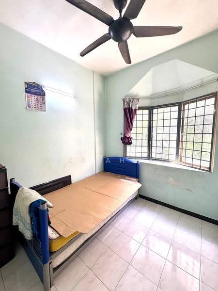 Pangsapuri untuk Dijual di Sri Ledang - Riza Ahmad - Bedroom - PropertyGuru.com.my