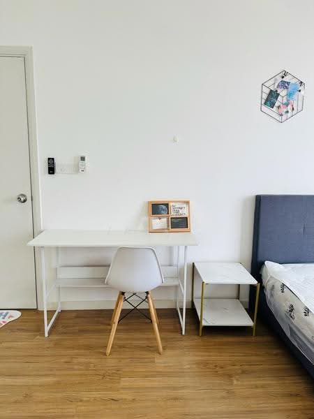 Kondominium untuk Disewa di Casa Green - Jack . - Study Table & Chair - PropertyGuru.com.my