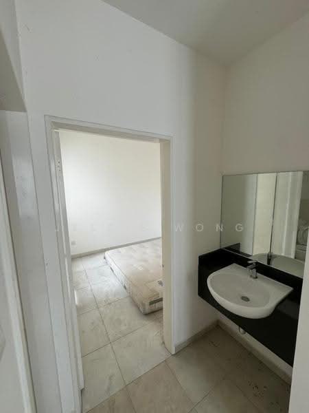 Rumah Berkembar untuk Dijual di Kota Emerald (Rawang) - Jessie Wong - Bathroom - PropertyGuru.com.my
