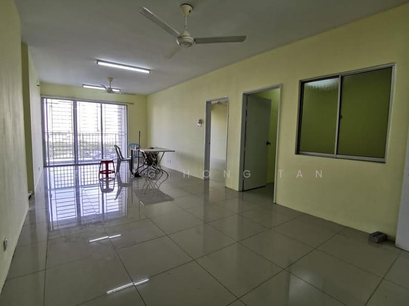 Condominium for Sale at Platinum Lake PV 16 - Zheng Hong Tan - Living Room - PropertyGuru.com.my