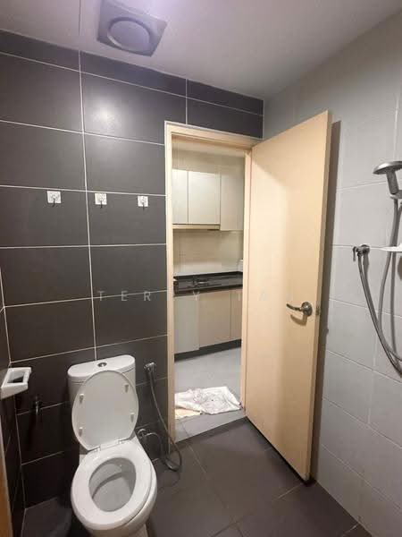 Service Residence for Sale at KSL Residence @ Daya - Terry Tan - Bathroom - PropertyGuru.com.my