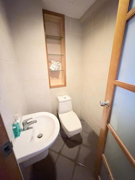 Kondominium untuk Dijual di The Straits View Condominium - Aloysius Son - Bathroom - PropertyGuru.com.my
