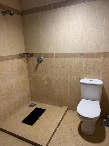 Kondominium untuk Dijual di The Straits View Condominium - Aloysius Son - Bathroom - PropertyGuru.com.my