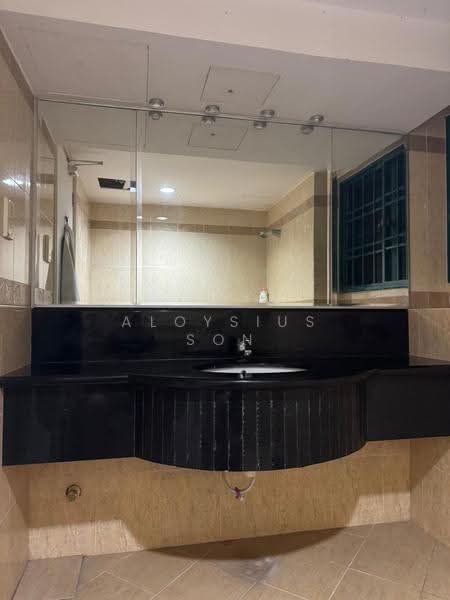Kondominium untuk Dijual di The Straits View Condominium - Aloysius Son - Bathroom - PropertyGuru.com.my