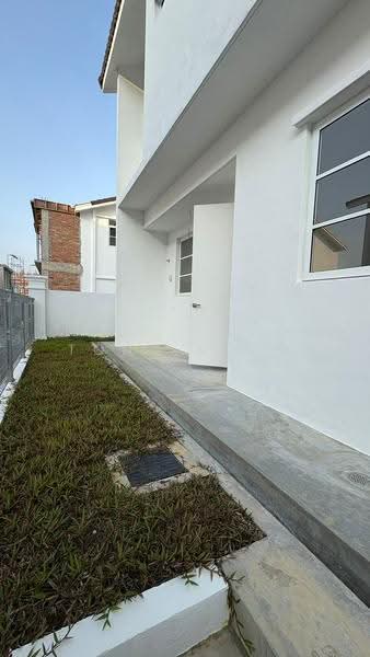 2-storey Terraced House for Sale in Anggun (Rawang) - Tony Siow - Exterior - PropertyGuru.com.my