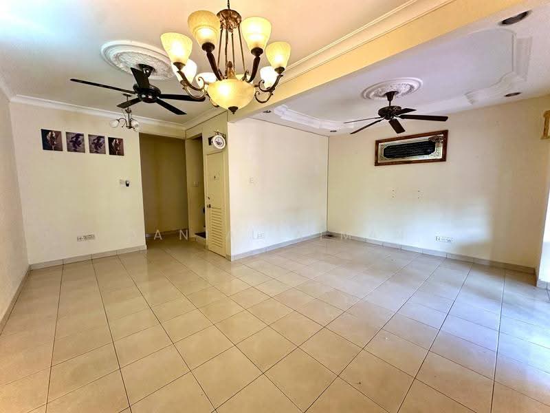 Rumah Teres 2-Tingkat untuk Dijual di Taman Perindustrian Sime Uep (Subang Jaya) - Danial Aiman - Living Room - PropertyGuru.com.my