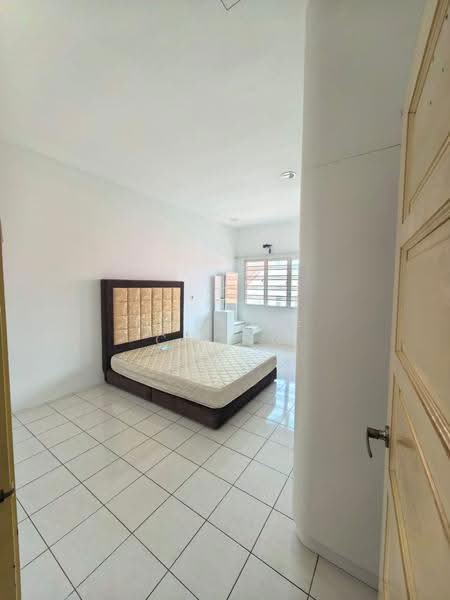 2-storey Terraced House for Sale in Taman Desa Cheras (Cheras) - Kweenie Chong - Bedroom - PropertyGuru.com.my