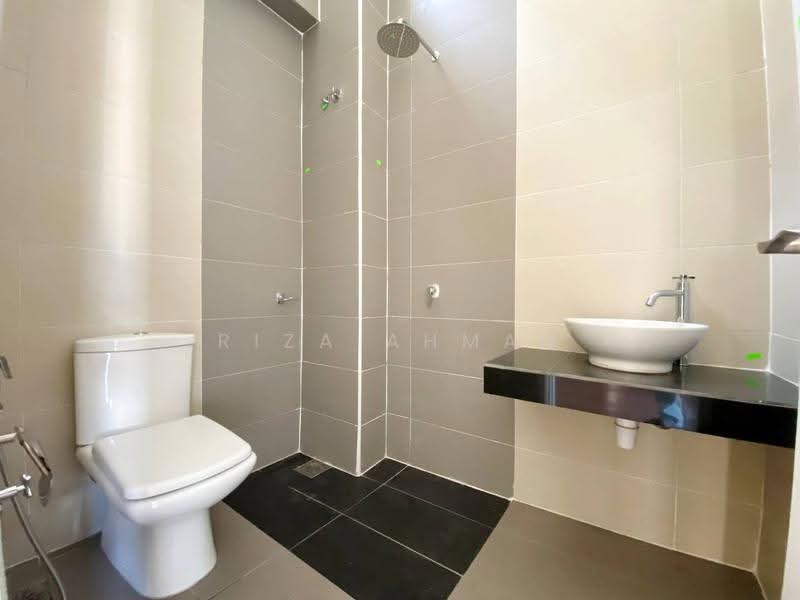 Rumah Berkembar untuk Dijual di D'Kayangan (Shah Alam) - Riza Ahmad - Bathroom - PropertyGuru.com.my