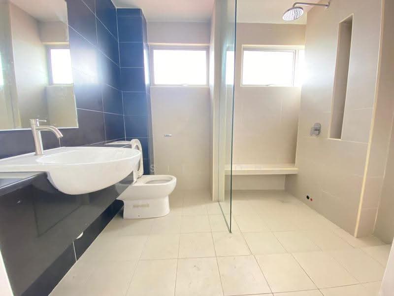 Rumah Berkembar untuk Dijual di Kota Emerald (Rawang) - Jessie Wong - Bathroom - PropertyGuru.com.my