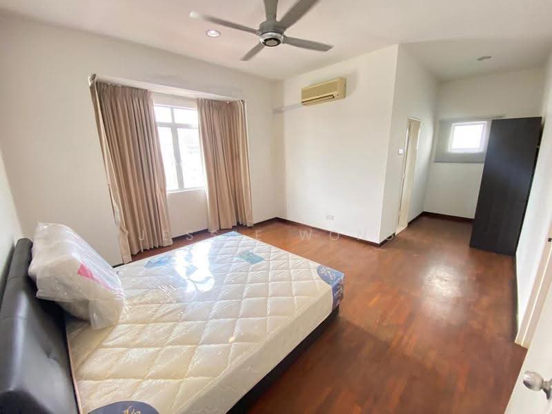 Rumah Berkembar untuk Dijual di Kota Emerald (Rawang) - Jessie Wong - Bedroom - PropertyGuru.com.my
