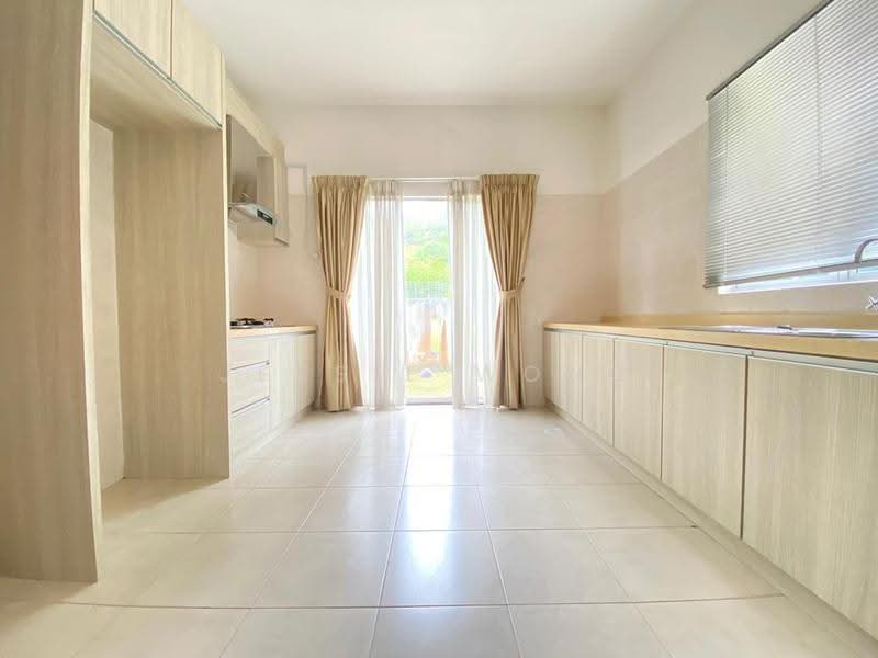 Rumah Berkembar untuk Dijual di Kota Emerald (Rawang) - Jessie Wong - Kitchen - PropertyGuru.com.my