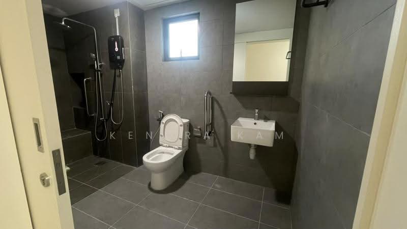 Kondominium untuk Disewa di D'Terra Residences - Kendra Kam - Bathroom - PropertyGuru.com.my