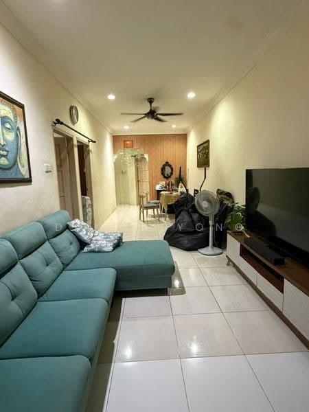 1-storey Terraced House for Sale in Taman Universiti (Skudai) - Daniel Yong - Living Room - PropertyGuru.com.my