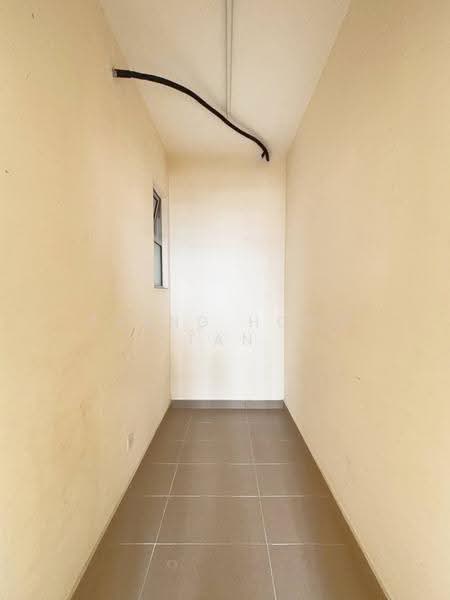 Service Residence for Sale at Platinum Lake PV 21 - Zheng Hong Tan - Corridor - PropertyGuru.com.my