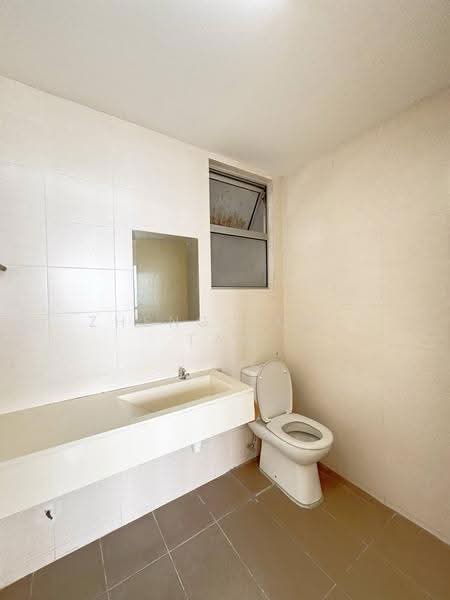 Service Residence for Sale at Platinum Lake PV 21 - Zheng Hong Tan - Bathroom - PropertyGuru.com.my