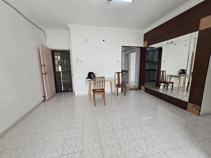 Rumah Teres untuk Disewa di Taman Megah Ria (Masai) - Yee Hsin - Living Room - PropertyGuru.com.my