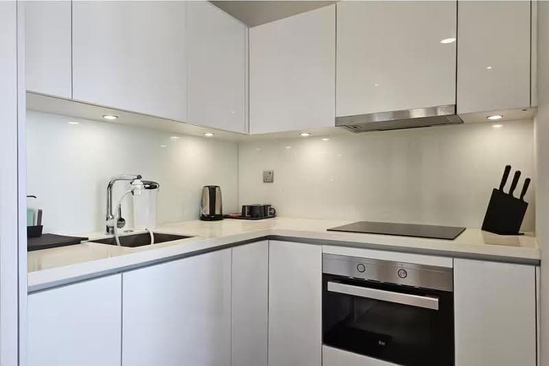 Kediaman Servis untuk Dijual di Sky Suites @ KLCC - JK Leong - Kitchen - PropertyGuru.com.my