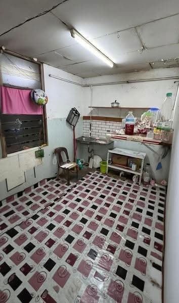 Rumah Flat untuk Dijual di Taman Cempaka - Yucong . - Kitchen - PropertyGuru.com.my