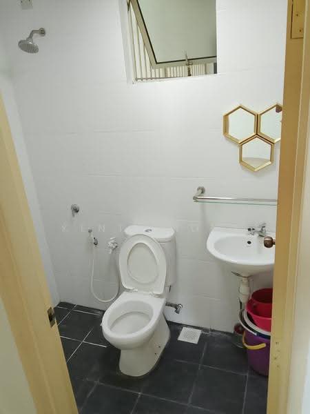 Kondominium untuk Disewa di Simfoni 2 - Kent Chong - Bathroom - PropertyGuru.com.my