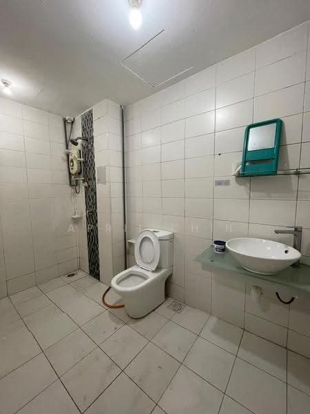 Kediaman Servis untuk Disewa di Greenfield Regency - April Chin - Bathroom - PropertyGuru.com.my