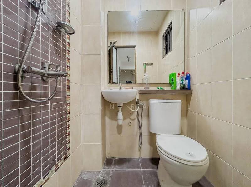 Rumah Teres 2-Tingkat untuk Dijual di Kajang (Selangor) - Farhan Rafael - Bathroom - PropertyGuru.com.my