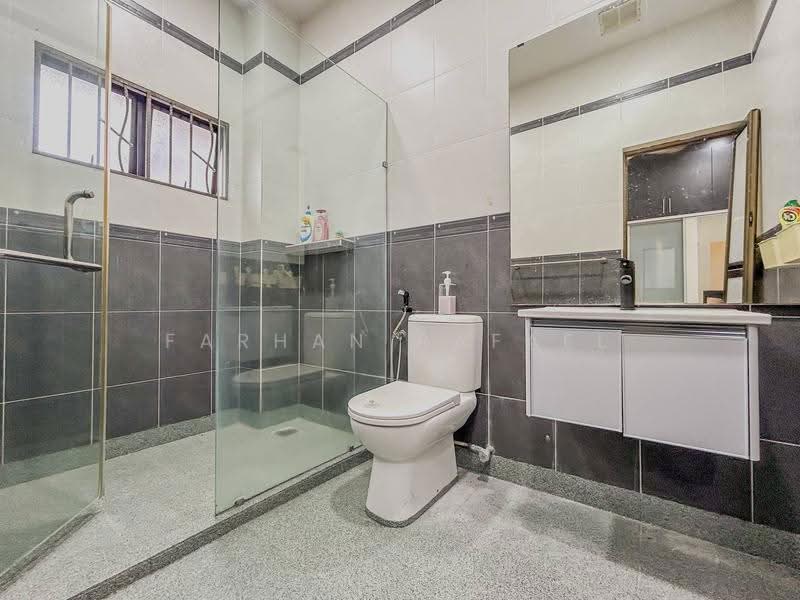 Rumah Teres 2-Tingkat untuk Dijual di Kajang (Selangor) - Farhan Rafael - Bathroom - PropertyGuru.com.my