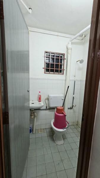 Rumah Teres 2-Tingkat untuk Dijual di Taman Mawar (Layang Layang) - Daniel Yong - Bathroom - PropertyGuru.com.my