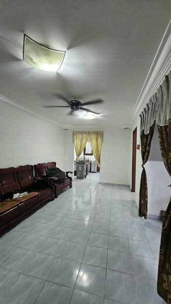 Rumah Teres 2-Tingkat untuk Dijual di Taman Mawar (Layang Layang) - Daniel Yong - Living Room - PropertyGuru.com.my