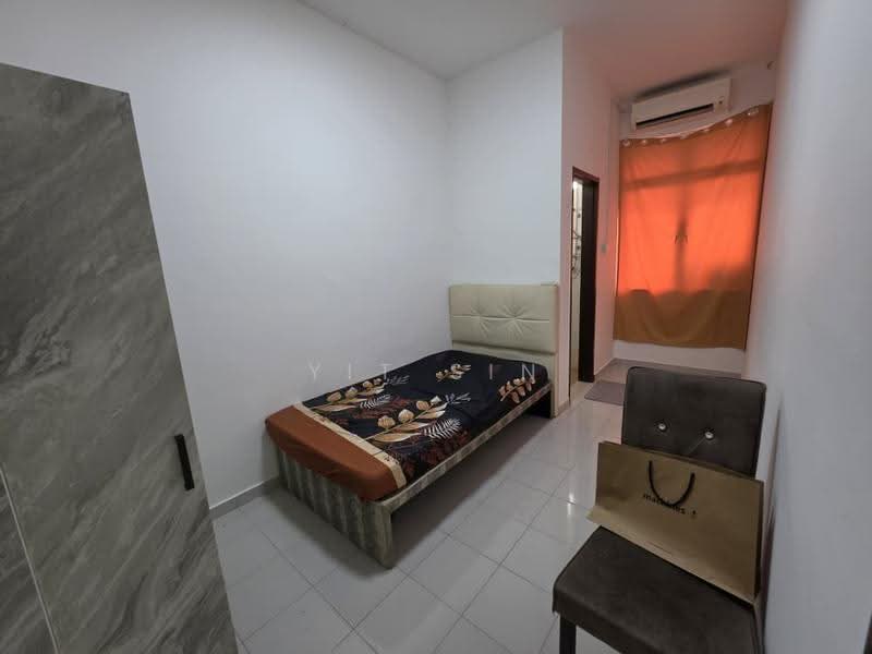 Rumah Bandar untuk Disewa di Kelapa Sawit (Kulai) - Yit Sin - Bedroom - PropertyGuru.com.my