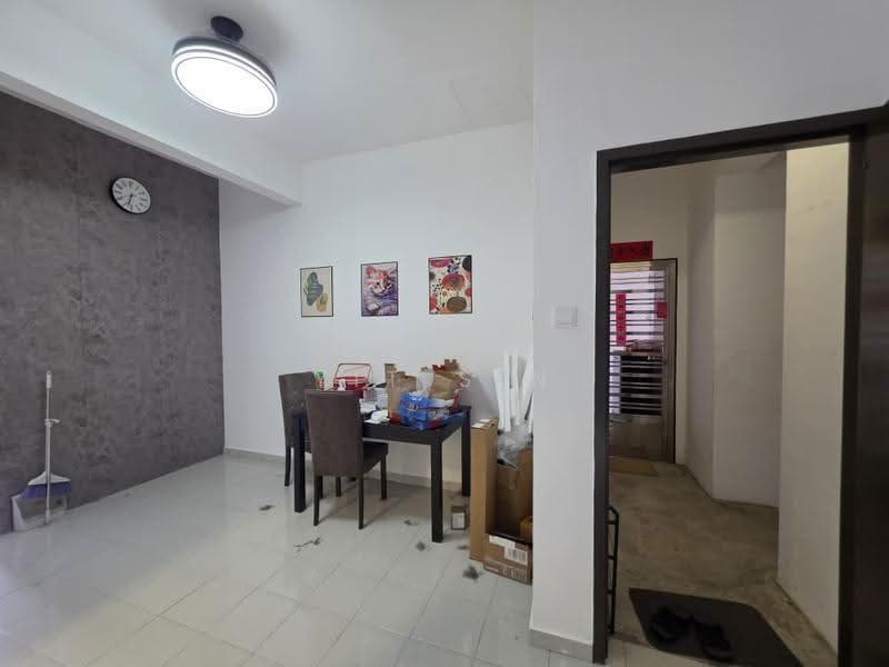 Rumah Bandar untuk Disewa di Kelapa Sawit (Kulai) - Yit Sin - Dining Room - PropertyGuru.com.my