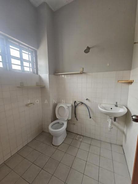 2-storey Terraced House for Sale in Sungai Long (Bandar Sungai Long) - Joanne Chu - Bathroom - PropertyGuru.com.my