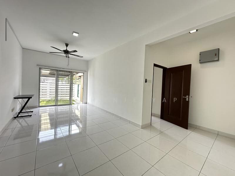 Rumah Bandar untuk Dijual di Bandar Botanic (Klang) - Stephanie Yap - Living Room - PropertyGuru.com.my