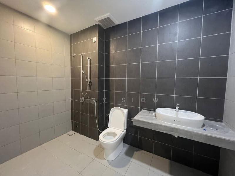 2-storey Terraced House for Sale in Anggun (Rawang) - Tony Siow - Bathroom - PropertyGuru.com.my