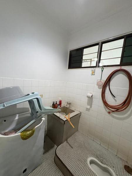 Rumah Teres 2-Tingkat untuk Dijual di Gelugor (Penang) - Raymond Teoh - Bathroom - PropertyGuru.com.my
